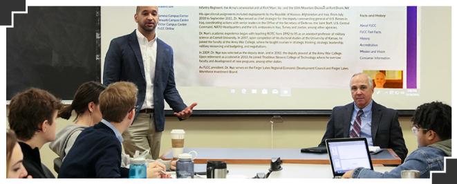 Justin Rose teaches a class at Hobart and William Smith Colleges. // KEVIN COLTON/HOBART AND WILLIAM SMITH COLLEGES